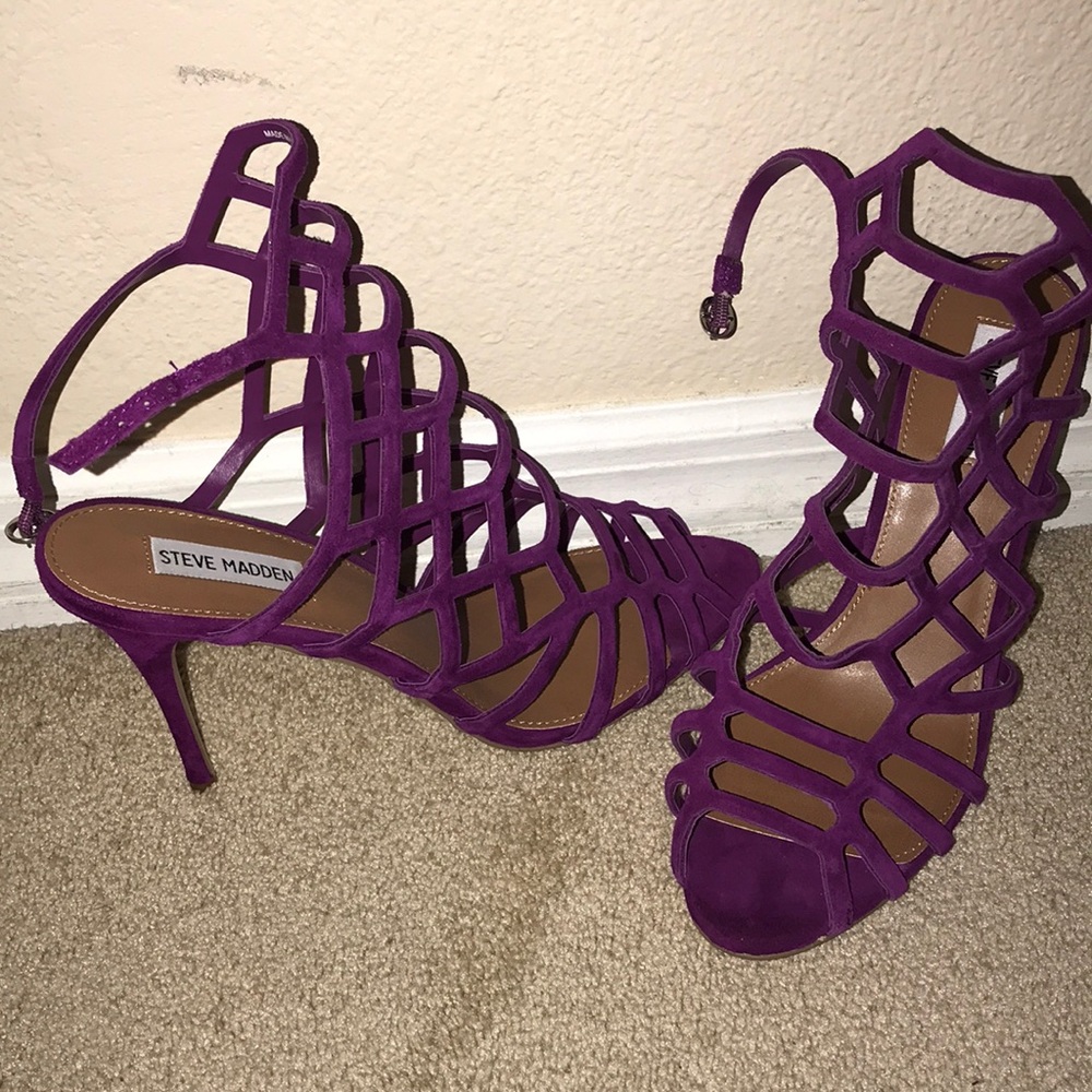 Steve maddden suede heels